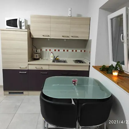 Apartmani Quattro Starigrad Paklenica Exterior photo