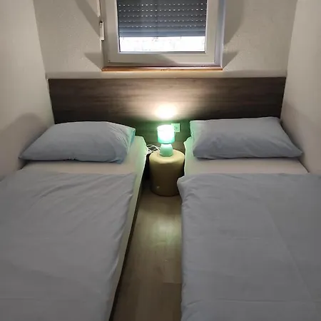 Apartmani Quattro Starigrad Paklenica Exterior photo