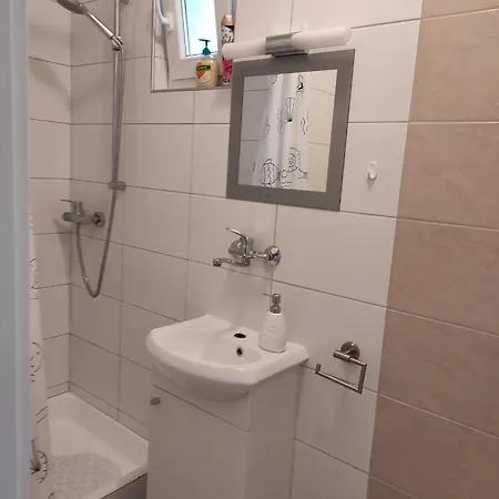Apartmani Quattro Starigrad Paklenica Exterior photo