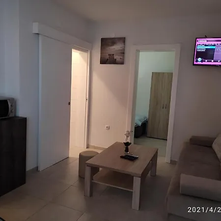 Apartmani Quattro Starigrad Paklenica Exterior photo