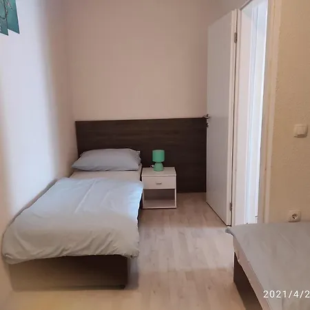 Apartmani Quattro Starigrad Paklenica Exterior photo