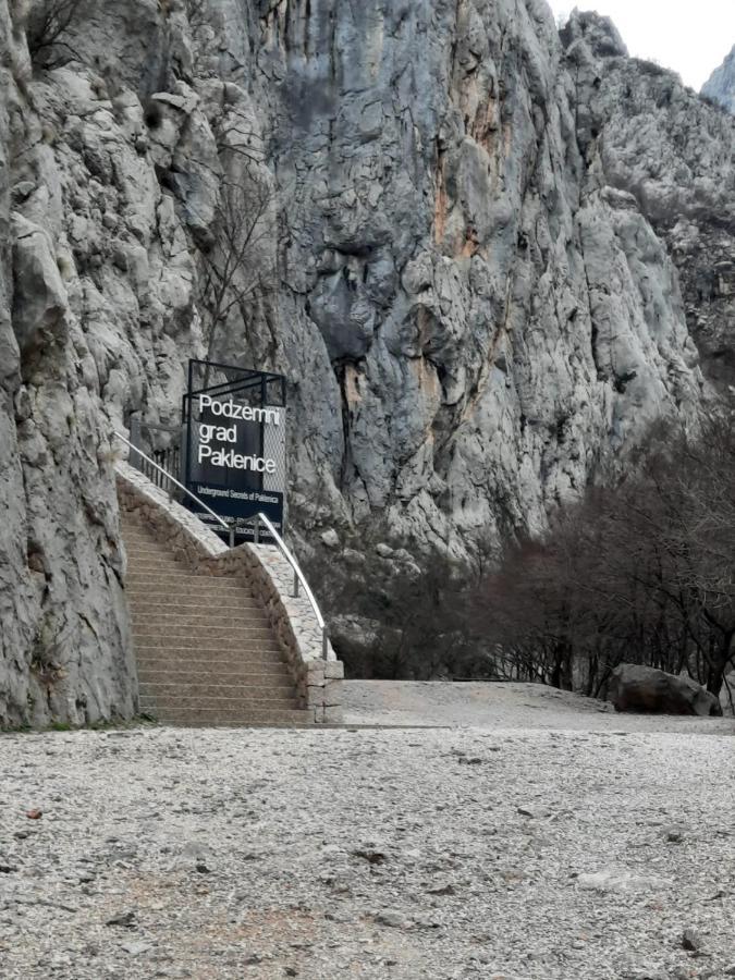 Quattro * Starigrad Paklenica